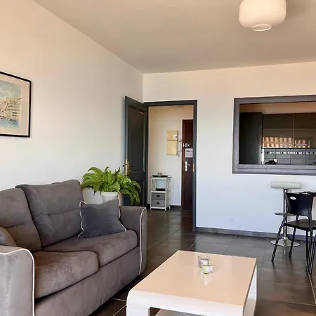 Dany - With Large Balcony And Sea View Lägenhet *