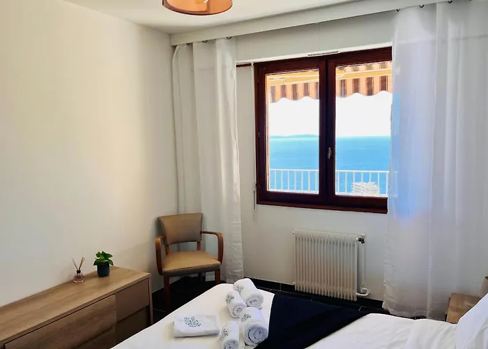 Apartment Dany - With Large Balcony And Sea View