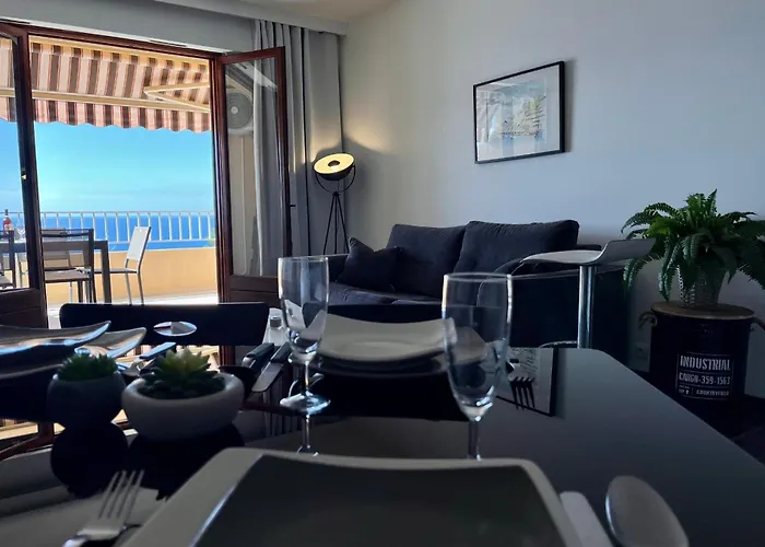 Dany - With Large Balcony And Sea View Apartment