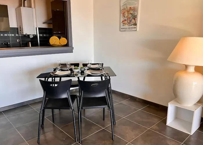 Dany - With Large Balcony And Sea View *