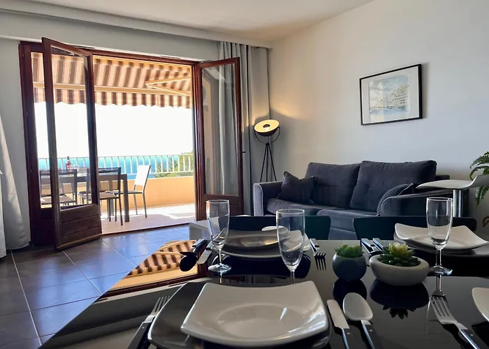 Apartment Dany - With Large Balcony And Sea View